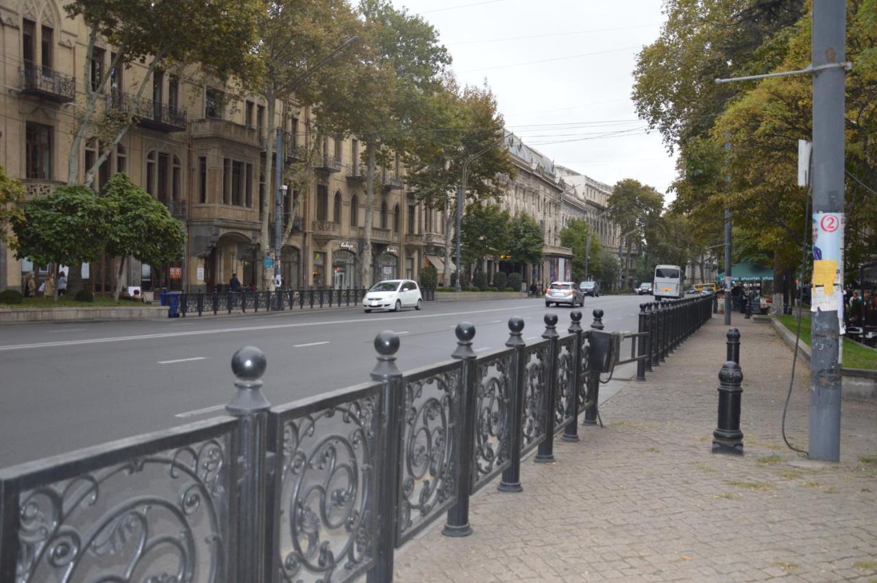 20 Shota Rustaveli Avenue Appartamento Tbilisi Esterno foto